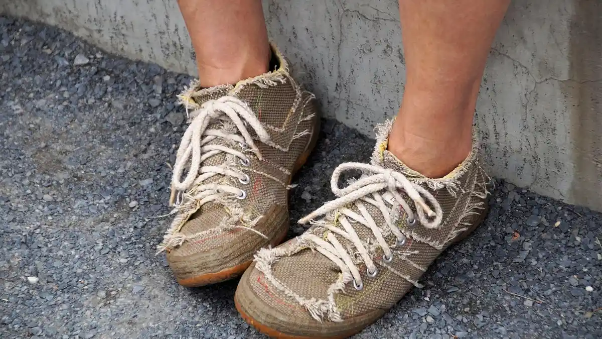 Textile espadrilles with shoelaces.